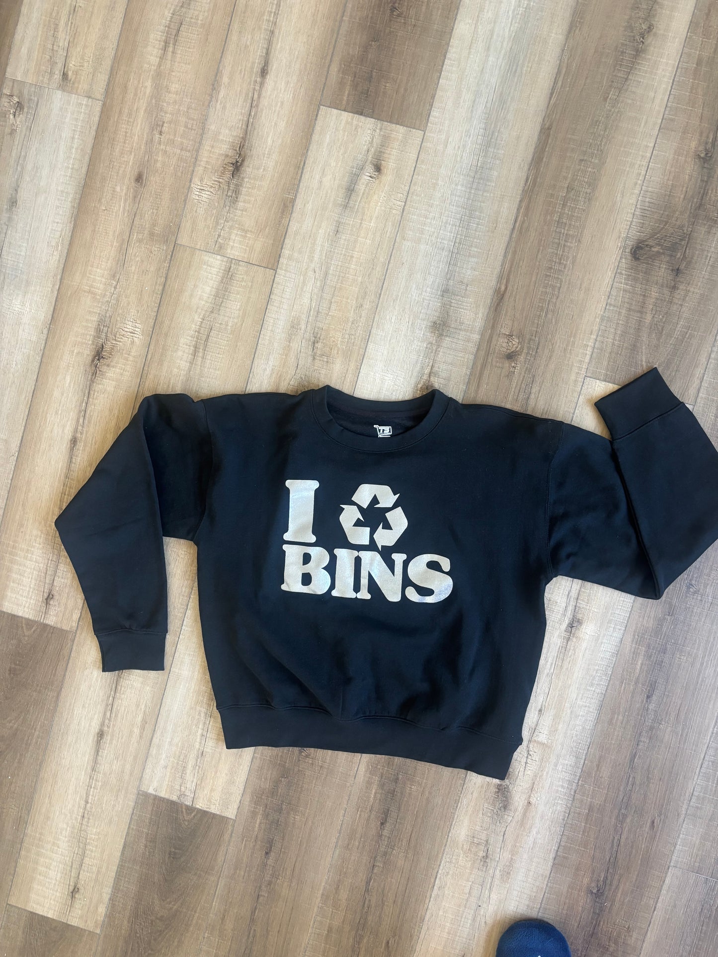 I RECYCLE BINS CREWNECK (Classic ) Black